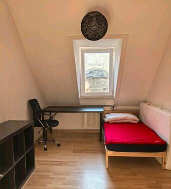 Foto - Frau Zimmer in 2er WG Wiesbaden Haupbahnhof