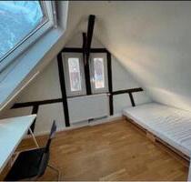 Zimmer in 5-er WG frei - 500,00&nbsp;EUR Kaltmiete, ca.&nbsp; 100,00&nbsp;m&sup2; in Stuttgart (PLZ: 70199) Stuttgart-Süd