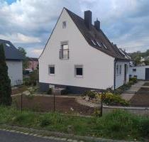 Einfamilienhaus zu vermieten - 1.100,00&nbsp;EUR Kaltmiete, ca.&nbsp; 120,00&nbsp;m&sup2; in Dettelbach (PLZ: 97337)