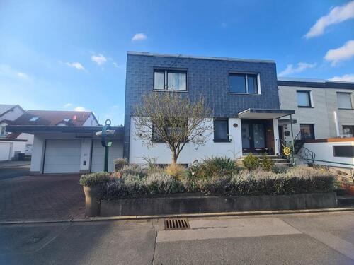 Foto - Reiheneckhaus, 3-fach Garage mit Grube, Werkstatt, Bochum Höntrop