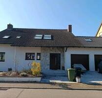 Einfamilienhaus mit Doppelgarage und Einliegerwohnung - Brühl