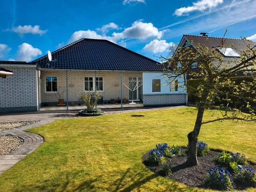 Foto - Wohntraum mit Gartenidylle und Ausbaureserve im Dachgeschoss