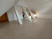 Foto - 1 Zimmer Wohnung DG Citynah - 240,00&nbsp;EUR Kaltmiete, ca.&nbsp; 32,00&nbsp;m&sup2;