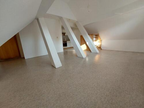 Foto - 1 Zimmer Wohnung DG Citynah - 240,00&nbsp;EUR Kaltmiete, ca.&nbsp; 32,00&nbsp;m&sup2;