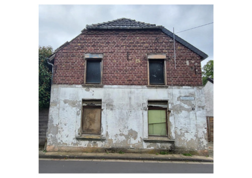 Foto - Sanierungsobjekt mit großem Grundstück, Scheune & Garagen!