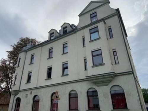 Foto - Attraktive Kapitalanlage: Vermietete 2-Zimmer-DG-Wohnung mit Pot.