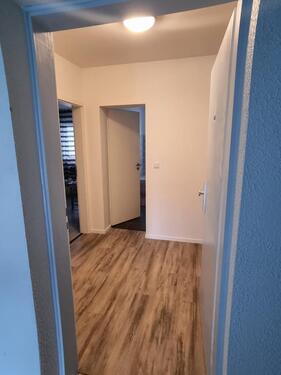 Foto - 2-Zi-Wohnung - Einbauküche, Kühl-Gefrierschr., Wasch-Spülmasch.