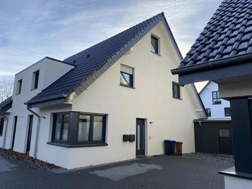 Foto - Exklusive Erdgeschosswohnung mit eigenem Garten und Stellplatz