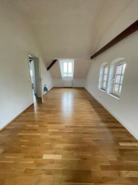 Foto - Einziehen und Wohlfühlen! Schicke, renovierte 2-Zimmer-Wohnung mit hervorragender Verkehrsanbindung