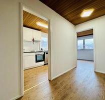 Weihnachten im neuen Zuhause: frisch renoviert mit Balkon, Aufzug & neuer Einbauküche - Stuttgart Bad Cannstatt