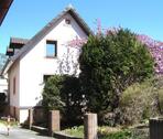 Foto - Einfamilienhaus mit Garten und Stellplatz