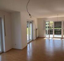 Moderne 4,5-Zimmer-Wohnung mit Terrasse, Garten & Garage in ruhiger Lage von Oberkochen