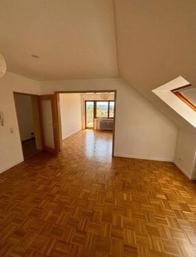 Foto - Geräumige DG Wohnung + Garage - 700,00&nbsp;EUR Kaltmiete, ca.&nbsp; 83,50&nbsp;m&sup2;