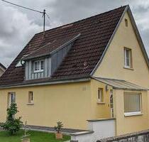 Renoviertes Einfamilienhaus mit 2 Garagen und Garten - Bad Mergentheim