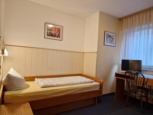 Foto - Möblierte Zimmer Stuttgart Untertürkheim mit Gemeinschaftsküche