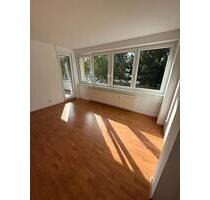 Helle 3-Zimmer-Wohnung mit EBK, Loggia, modernsiertes Bad, Privat - Buchholz in der Nordheide