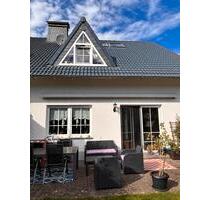 Großzügige Doppelhaushälfte 190 m², 6 Zimmern, Keller & Garten - Bad Driburg