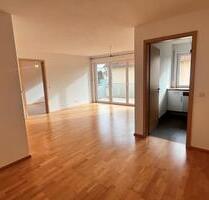 2 ZKB helle Wohnung im 1. OG Zentral gelegen mit Küche u. Balkon - Ingolstadt Nordost