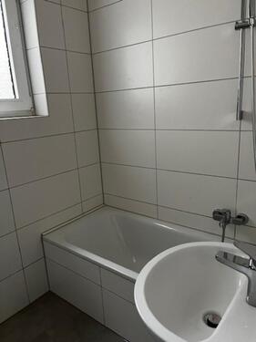 Foto - schöne 3 ZKB Wohnung mit Balkon in Baunatal am Marktplatz ( BTL-AEB14-1L) )