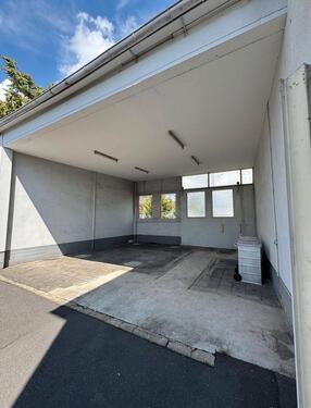 Foto - Halle für Reinigung oder Tüv Prüfstand