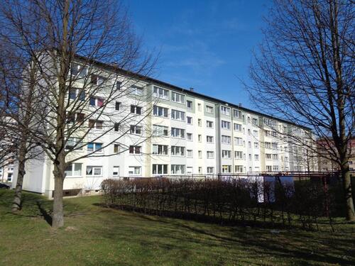 Foto - 32-5-73 - Erstbezug nach Sanierung - 2-Zimmerwohnung mit Balkon & Aufzug!