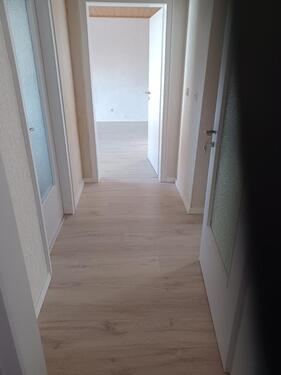 Foto - Helle 3-ZKB Whg mit Balkon in W.-Obersuhl-verfügbar ab Jan. 2026