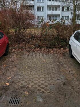 Foto - Pkw-Stellplatz im Zentrum - 35,00&nbsp;EUR Miete,