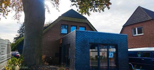Foto - Großes Wohnhaus mit kleiner Gewerbefläche