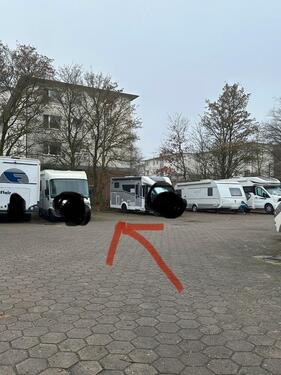 Foto - Biete Außenstellplatz Wohnmobil Hamburg Rahlstedt Nähe Höltigbaum