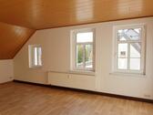Foto - sonnige 3 R DG Whg - 700,00&nbsp;EUR Kaltmiete, ca.&nbsp; 92,00&nbsp;m&sup2;