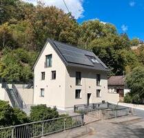 Exklusives, kernsaniertes Zweifamilienhaus - Hargesheim