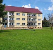 Senioren-geeignete helle 3-Zi-Wohnung, EG, PKW-Stellplatz, Balkon - Seifhennersdorf