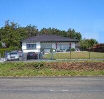 Bungalow in Waldrand- und unverbaubarer Aussichtslage - Oberdreis