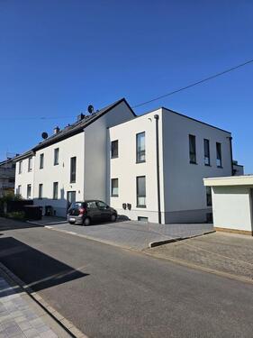 Foto - Moderne, helle Souterrain Wohnung mit eigener Oase plus Gartenanteil