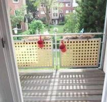 2,5-Zimmer Wohnung m. südwest Balkon, ruhig, hell - Hamburg Groß Borstel