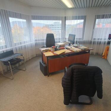 Foto - Attraktive Büroeinheit mit Aufzug und Parkplätzen - ca. 162 m² ab April 2026