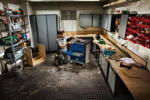 Foto - Keller - Werkstatt - Gemeinschaftsprojekt - Holz Metall
