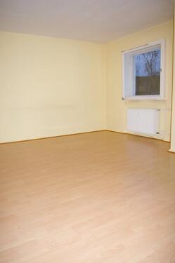 Foto - Gepflegte 2 Zimmer-Einheit mit Balkon, Aufzug und Einbauküche