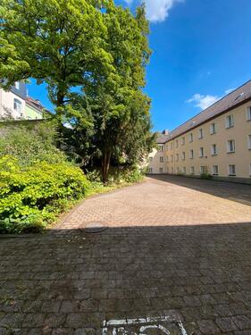 Foto - sichere Lagerfläche in geschlossenem Innenhof Zentrum Gummersbach