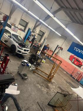 Foto - Kfz Meister Werkstatt mit Inventar und Kundenstamm