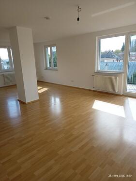 Foto - Große, helle 3 ZW 95 qm, EBK, Balkon in sehr guter Lage