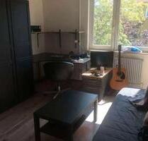 Gemütliches Zimmer in 2-Zimmer-WG (mit anmeldung ) - Berlin Mitte