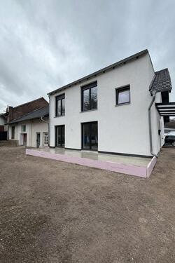 Foto - Moderne kernsanierte 3-Zimmer-Erdgeschosswohnung mit Terrasse