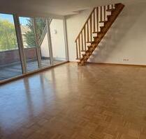 Helle 3-Zimmer Maisonette-Wohnung mit Loggia in Köln-Rodenkirchen