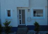 Foto - Modernisiertes Familienhaus mit Photovoltaik, Kamin usw.