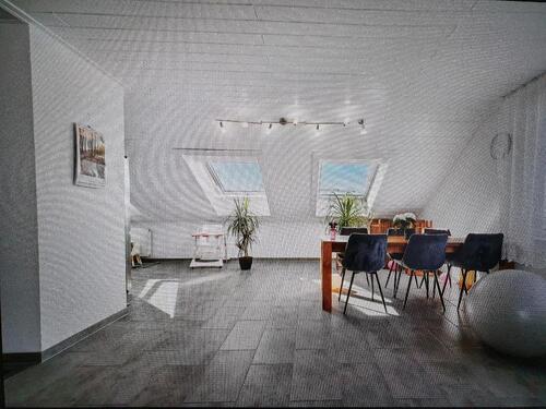 Foto - Helle 4,5 Zimmer DG Wohnung - 350.000,00 EUR Kaufpreis,