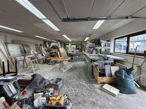 Foto - Funktionale SchreinereiWerkstatt mit 90 m², PKW-Stellplatz und optionalem Maschinenpark.