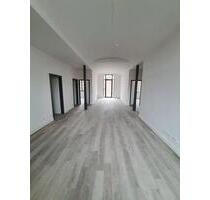 Wunderschöne 4-Raum-Wohnung mit Küche zu vermieten - Burg