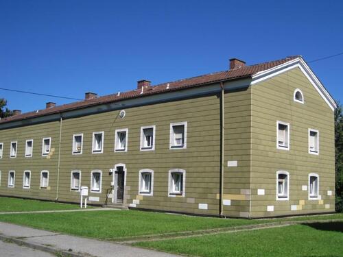 Foto - Für Ihre Familie: Renovierte 4 - Zimmer-Wohnung mit Gartenanteil!