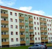Neu sanierte, helle 3-Raumwohnung mit Balkon, Dusche und attraktivem Kraxelbonus - Oelsnitz (Vogtland)